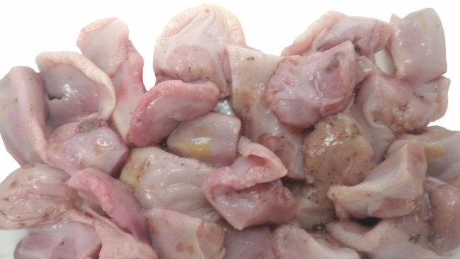 Fot. 1. Języki martwych prosiąt ssących.