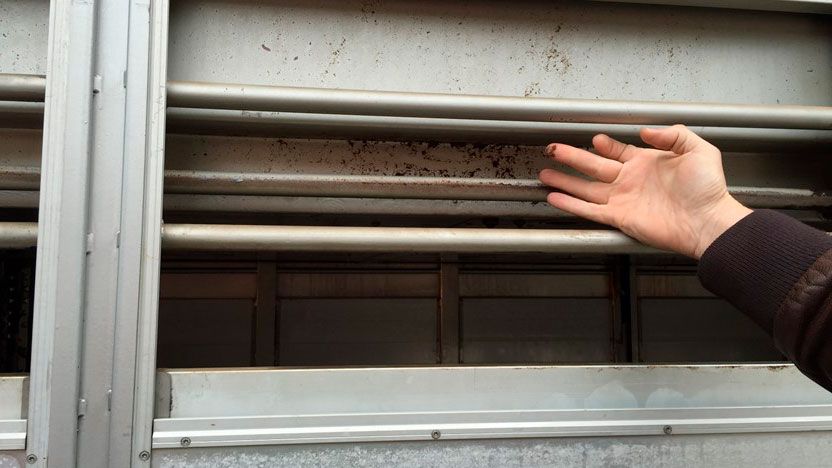 Zdjęcie 3: Panele boczne po czyszczeniu i dezynfekcji
