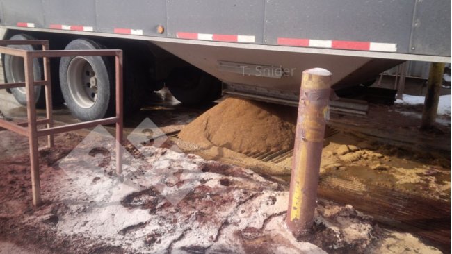 Fot. 2. Przykład przyjmowania składników luzem o wysokim potencjale zanieczyszczenia. Ameryka Północna.