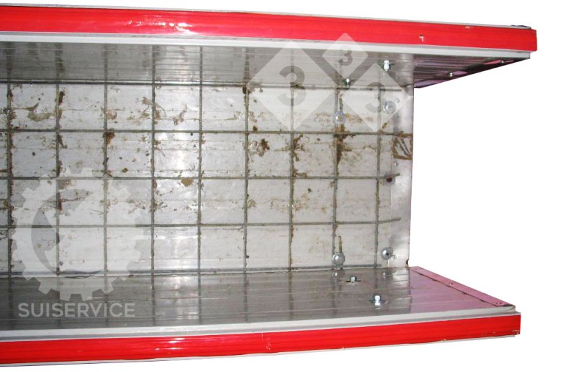 It is very important for the piglets to have a firm grip on their feet when going up the ramp. In this case, an "anti-slip" electrowelded wire mesh has been attached to the base panel.
